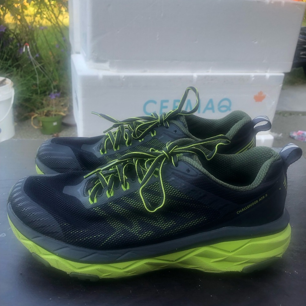Hoka One One Challenger ATR 5 Mens Black Lime Green Sneakers Size 8(2E)